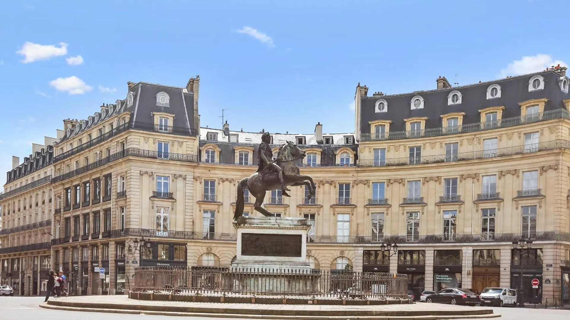 Palais Royal - Victoires 1Bdr By B\'Your Home contacts